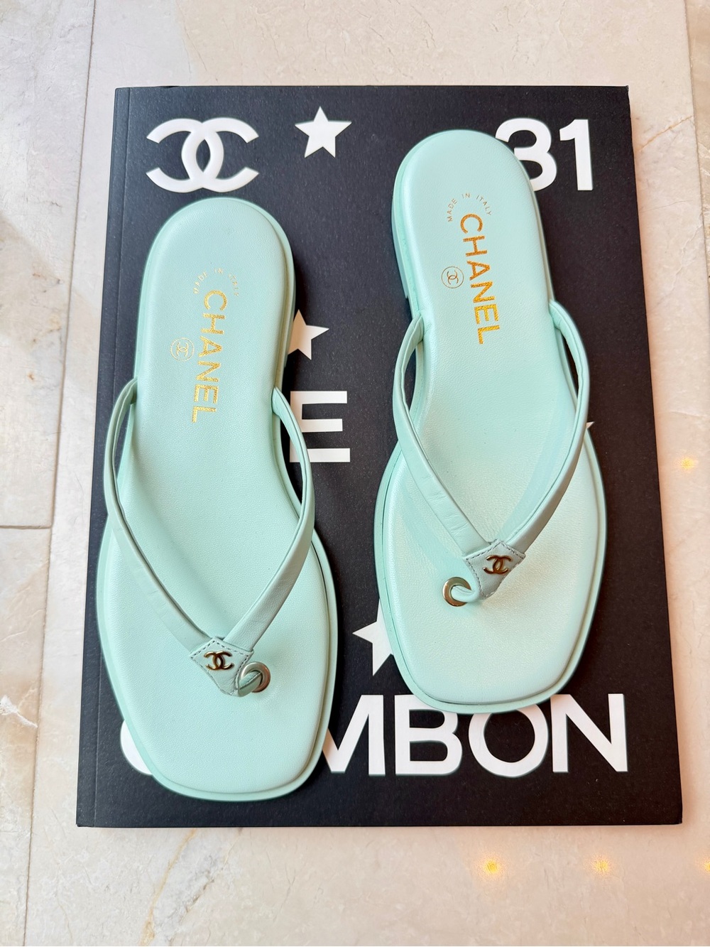 Chanel MÉTIERS D’ART Turquoise Leather Gold CC Logo Flip Flops Slides Sandals 37